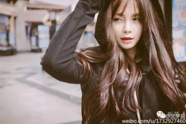 「倒包行动」快来跟橙妹围观女明星包包里的秘密~