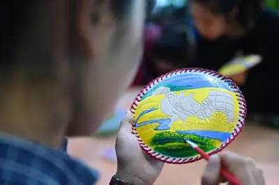 「文体艺苑」少林足球迎来“洋教练”中西合璧打造“功夫足球”