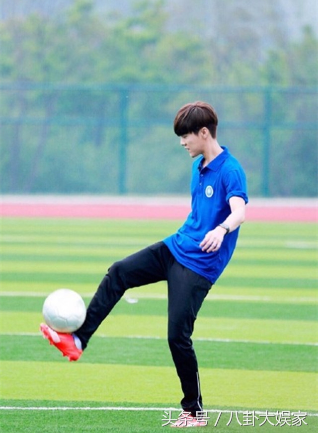 张艺兴可爱，千玺俏皮，蒋劲夫man爆，运动系男神你心水哪款？