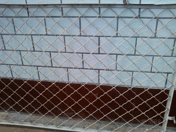 阳台用什么防盗窗美观又安全,阳台防盗窗顶用什么材料