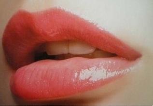 嘴唇干裂脱皮怎么办有什么方法,嘴唇干裂脱皮怎么办最有效