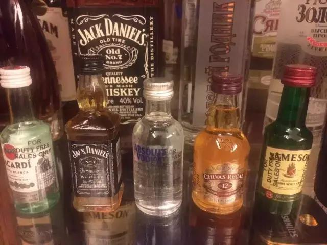 100块钱在国外能买什么 (100人民币在国外能买点啥)