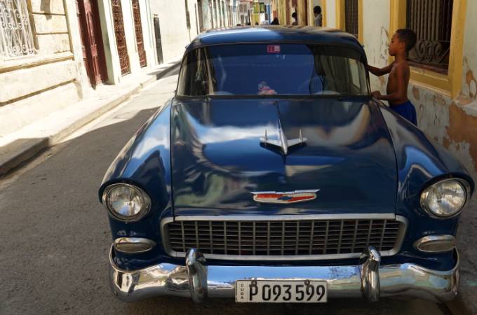 在古巴,1个人1个月只能有5个鸡蛋