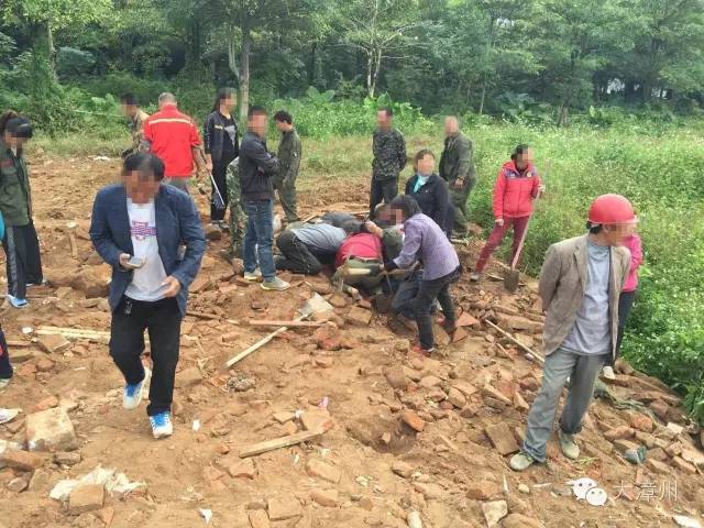 土里面挖出来的古钱币能售卖吗,一村民挖到古钱币专家出千万回收