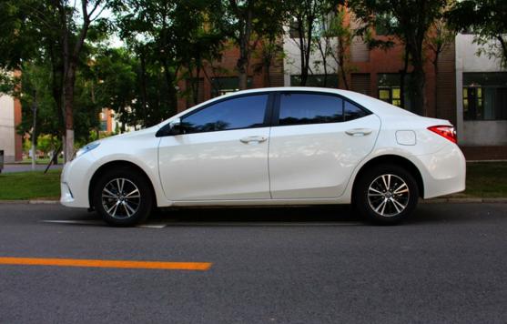 最大优点最省油是哪款车,2021款雷凌油电领先版车评