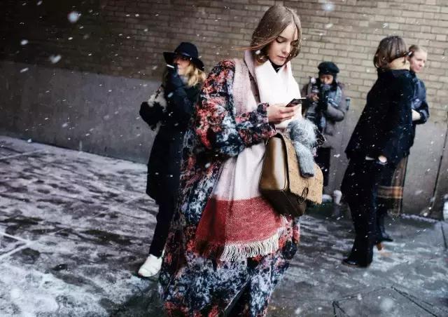 那么不友好的冬天,更要对TA有加倍的温柔