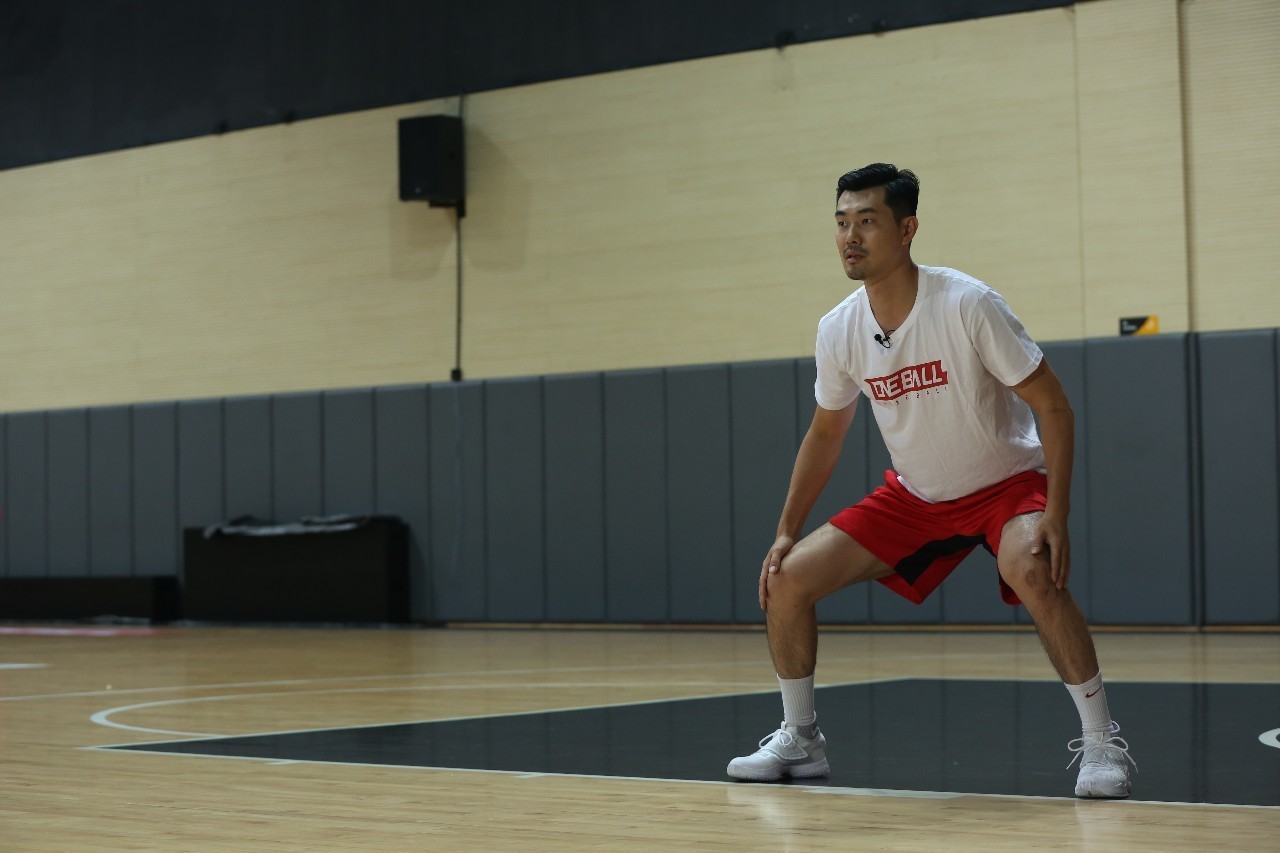 王仕鹏运球走步视频,王仕鹏改投篮姿势