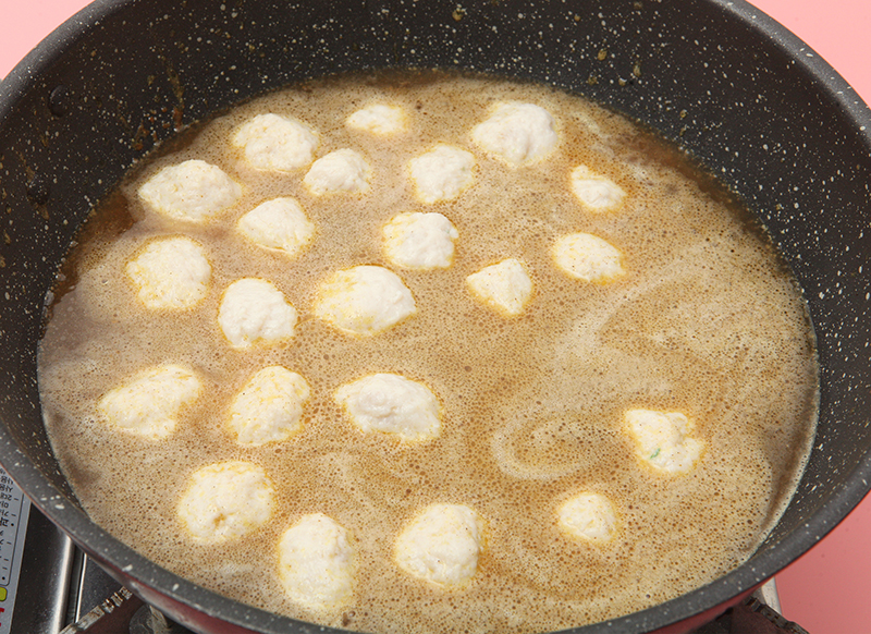 香港街头小吃第一名浓香咖喱鱼丸,香港阿姨咖喱鱼丸