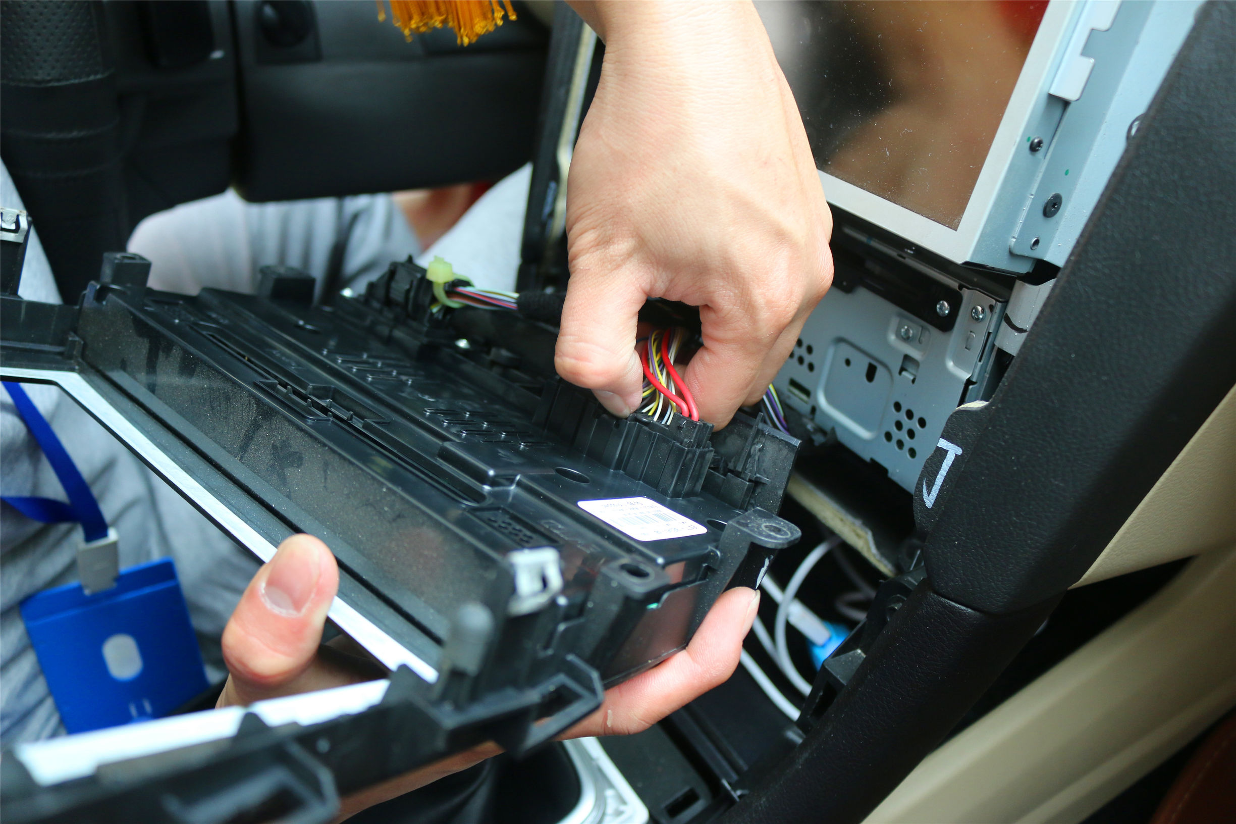 掌讯蒙迪欧竖屏导航,福特蒙迪欧13款竖屏导航