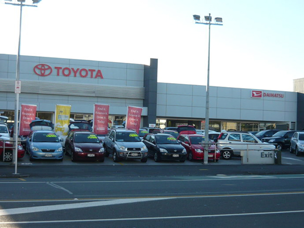 贫困山区路途怎么走,新西兰人开车