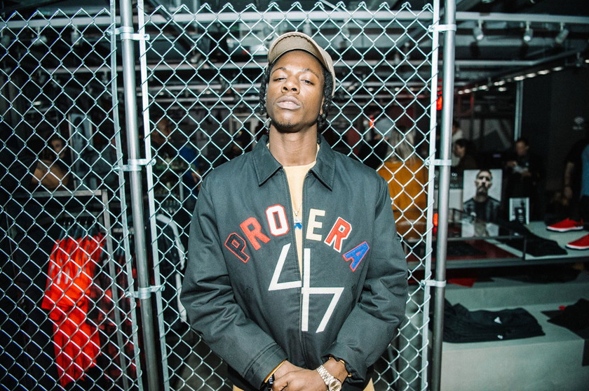 adidas全球最大旗舰店坐落纽约，灵感来自美国高中体育场