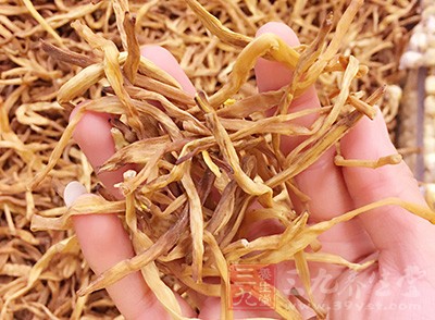 黄花菜中毒的症状及处理方法,黄花菜中毒是什么症状