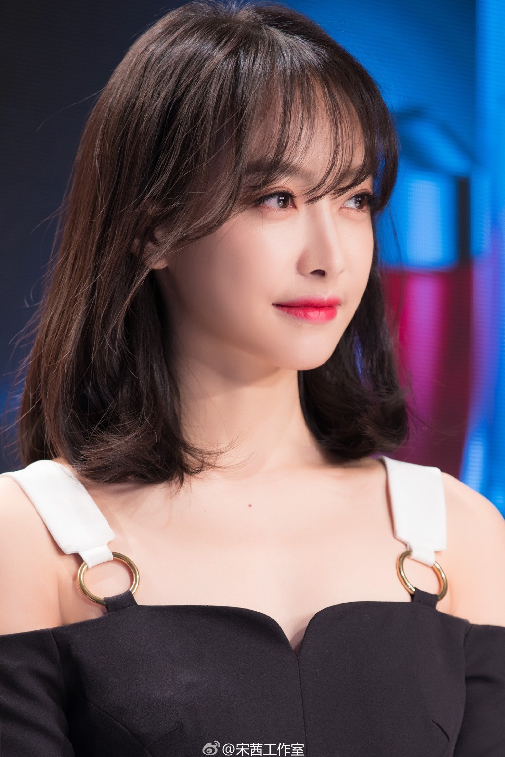 发际线太高怎么办不敢跑步,发际线太高怎样改善杨幂发型