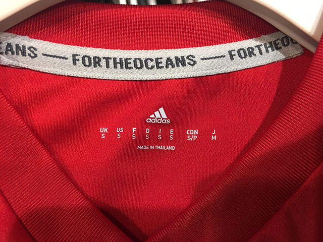 阿迪最新皇马球衣,阿迪达斯拜仁复古球衣