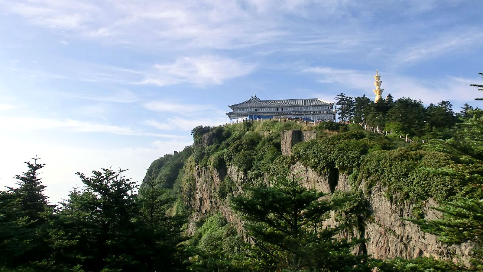 那个“龟儿”为啥要去旅游峨眉山