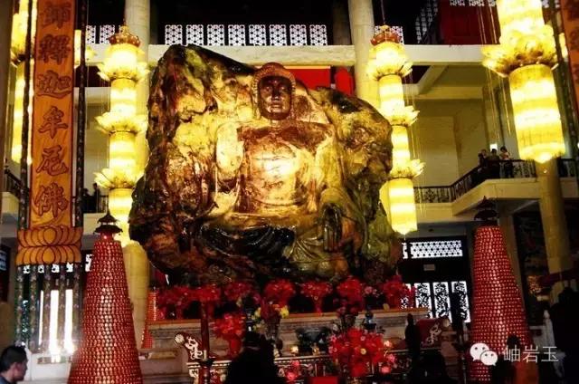 岫岩玉大玉佛,中国最大的岫岩玉玉佛