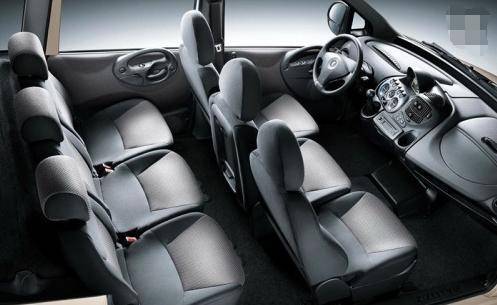 除了驾驶位哪个位置比较安全,驾驶位和副驾驶位中间是什么