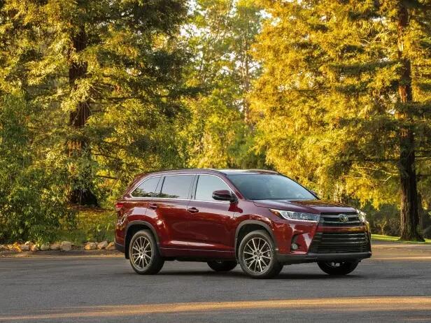 7座汉兰达2023款最新款,2022款汉兰达7座入门款