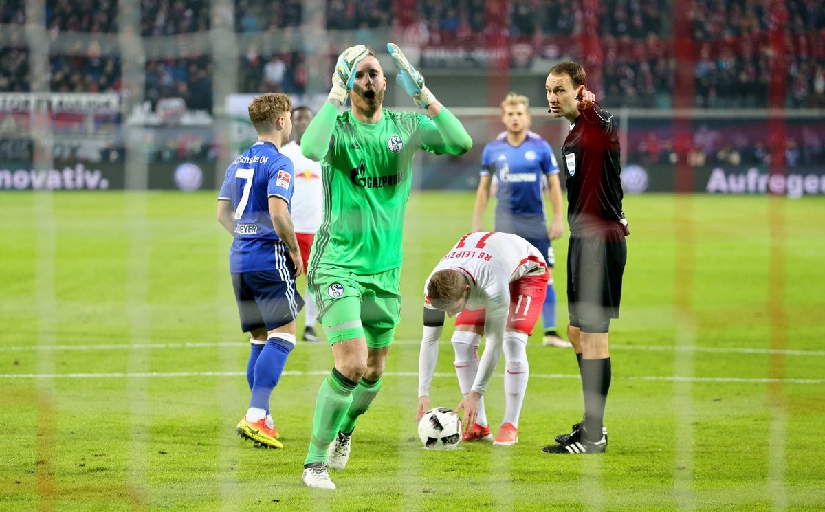 莱比锡5-0沙尔克,皇家蓝0-4莱比锡