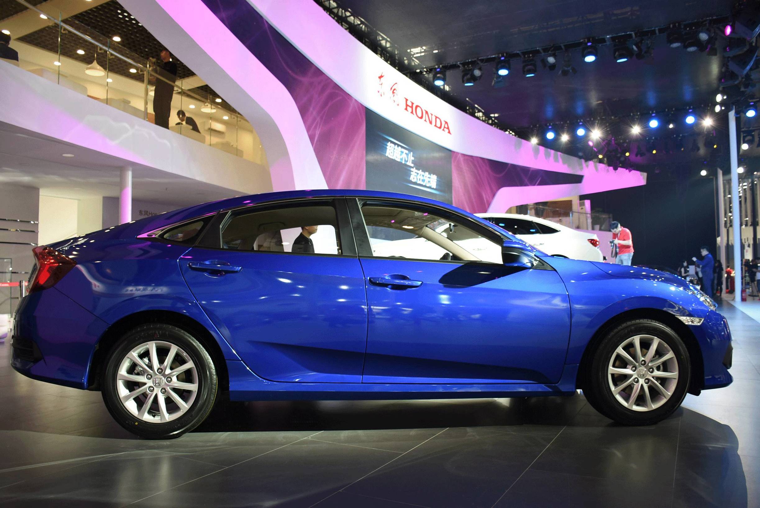 买思域1.5t和高尔夫1.4t哪个好,买1.0t思域多少钱