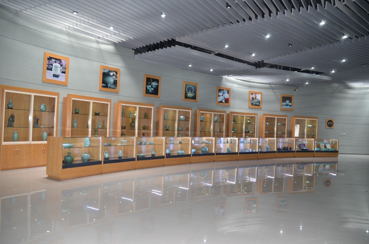 古瓷釉面莹润通透,品味古代青玉的匠心与艺术之美