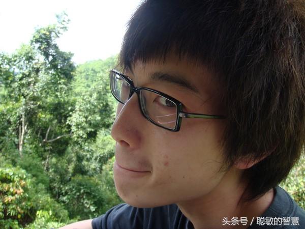 如何消除痘痘和手贱挤痘痘留下的痘印呢？男网友亲自试过这些方法