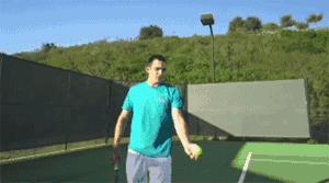 手抛球怎么抛才不违例,怎样抛球做到抛的球稳定