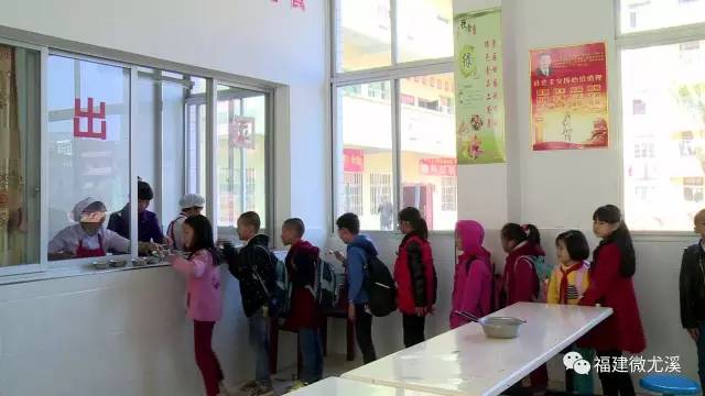 西滨镇开通学生班车!这些村的学生有福了!