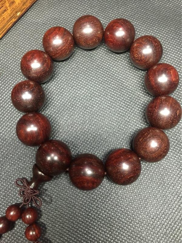 小叶紫檀网购哪家的比较好,网购的小叶紫檀手串怎么样