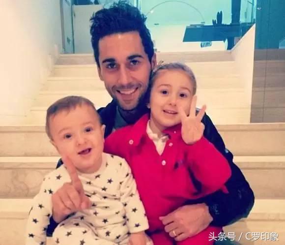 萌出一脸血的小孩,萌出一脸血萌娃