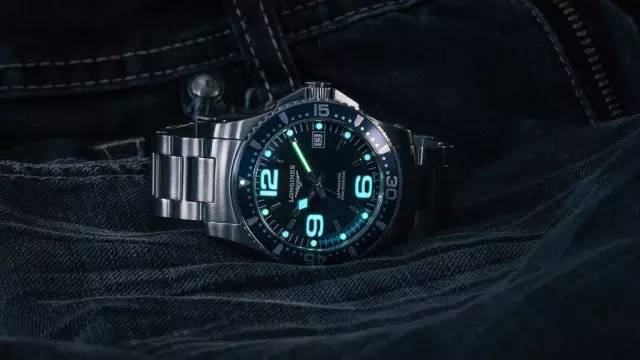 几千块钱的瑞士手表推荐一下,拿得出手的男士手表