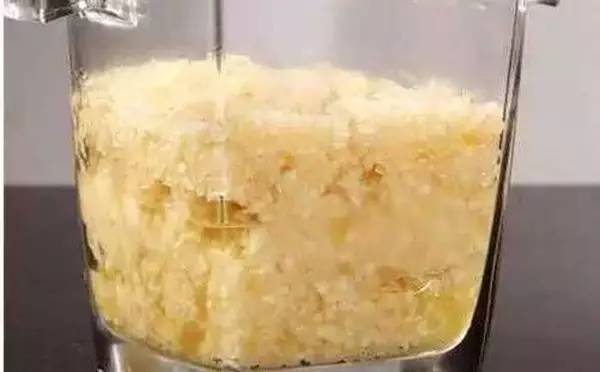 感冒咳嗽小妙招葱白加大蒜,感冒咳嗽只需一粒大蒜简单又实用