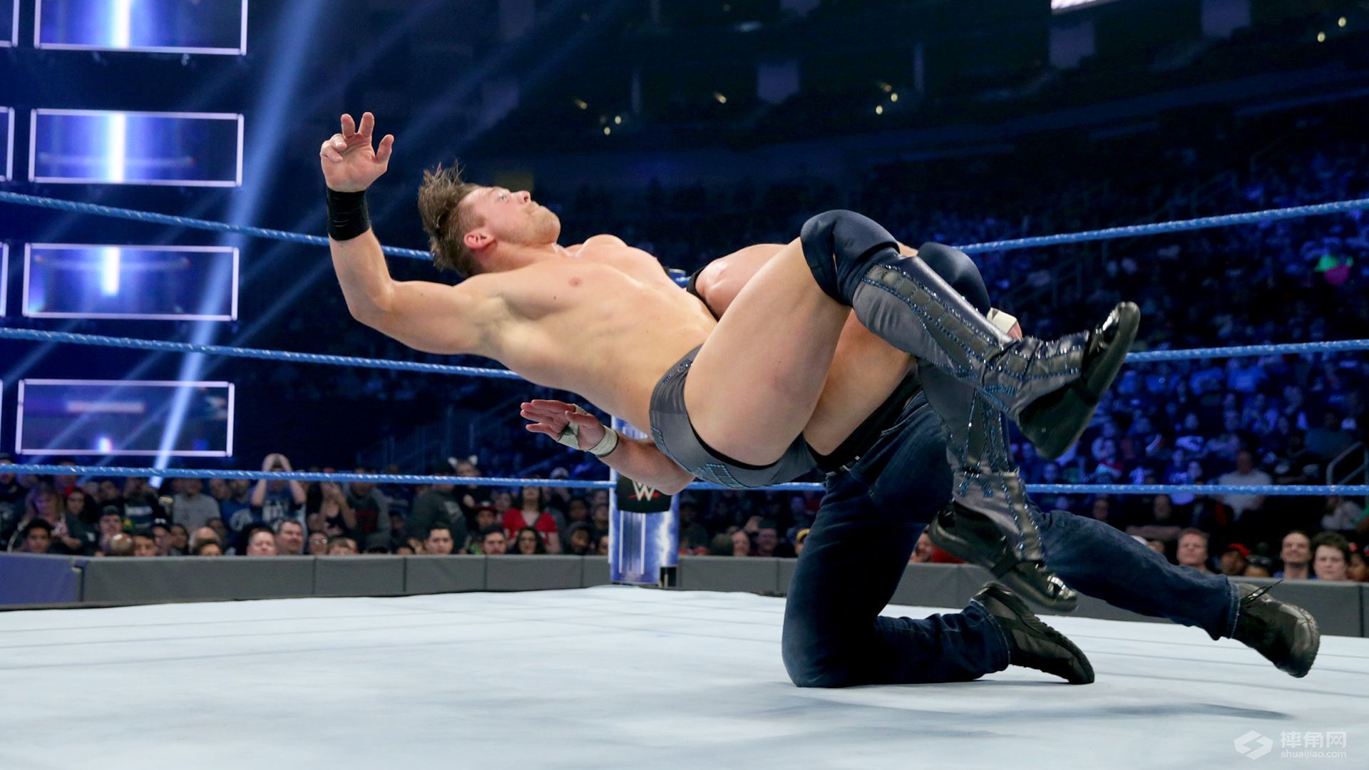 WWE驸马爷风云决战RVD！凯恩抛摔毕雪夫获全场欢呼！