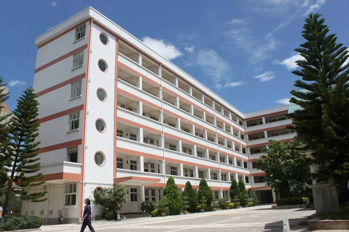 云南昆明最牛10所中学排名,云南最牛10所初中排名