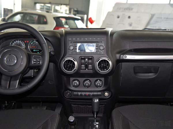 牧马人两门四座越野车,jeep牧马人sahara四门版多少钱