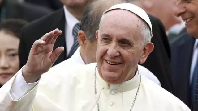 一张让人心碎的照片后的感人故事，丹麦女子被评为感动全球年度人物