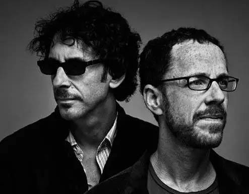 这部边看边吐的翻版《七武士》，最终还是让我燃起