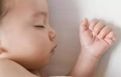 冬天宝宝身上干痒是什么原因,宝宝冬天手脚冰冷是什么原因