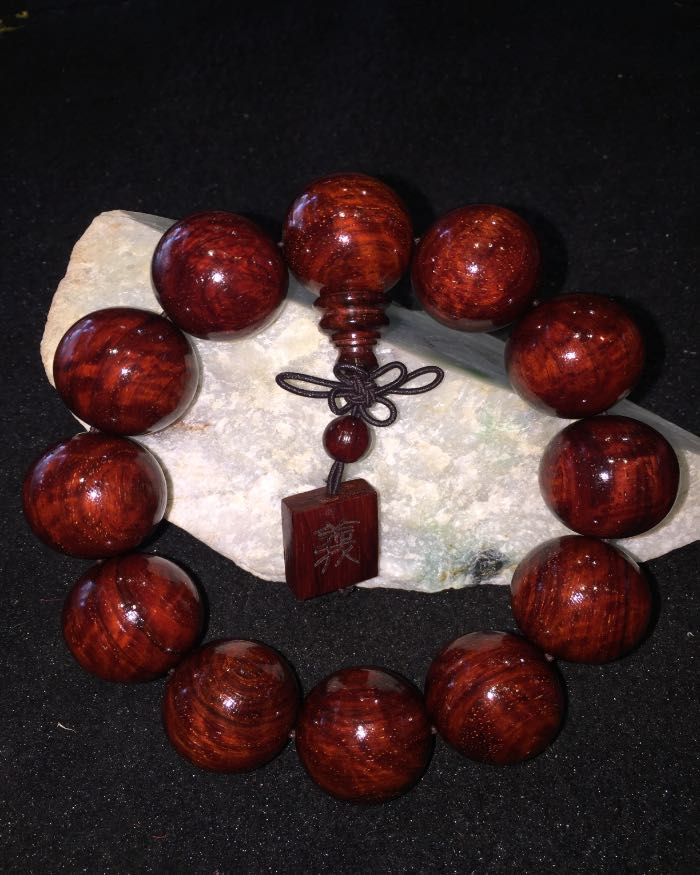 小叶紫檀网购哪家的比较好,网购的小叶紫檀手串怎么样