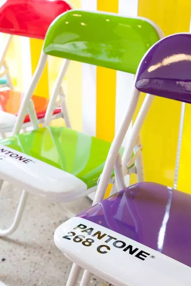 潘通十大必买颜色,潘通2024年度流行色排版