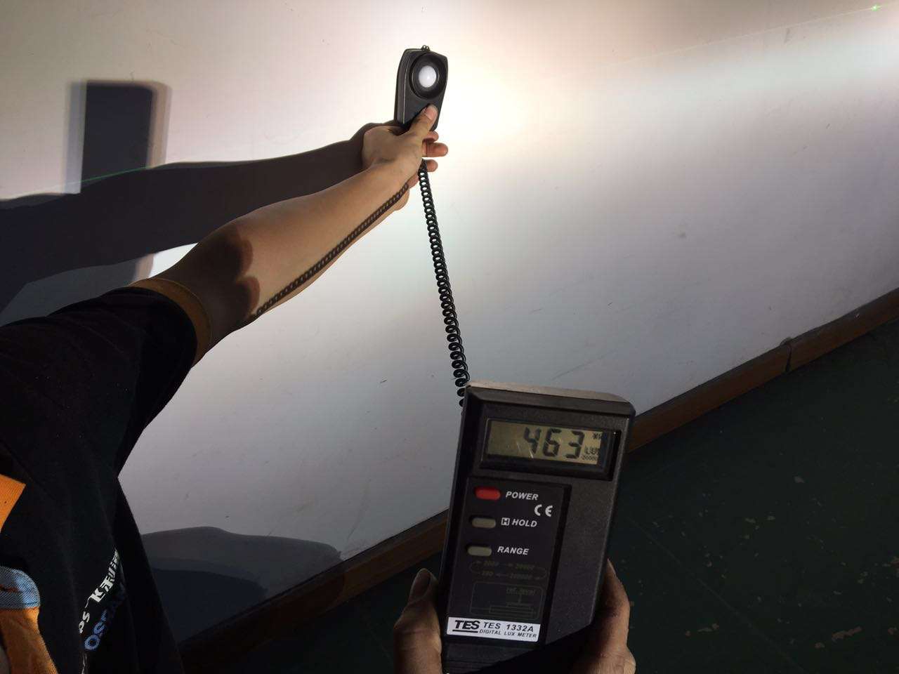 宝骏560原厂大灯广西彤明车灯,宝骏560改led双光透镜路面效果