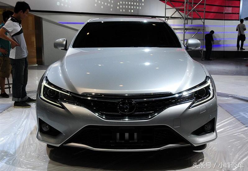 年轻的标志是什么,本田思铂睿2009款对比锐志