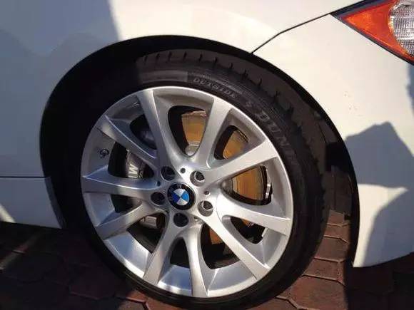 刹车盘生锈需要处理嘛,刹车盘生锈会出现什么现象