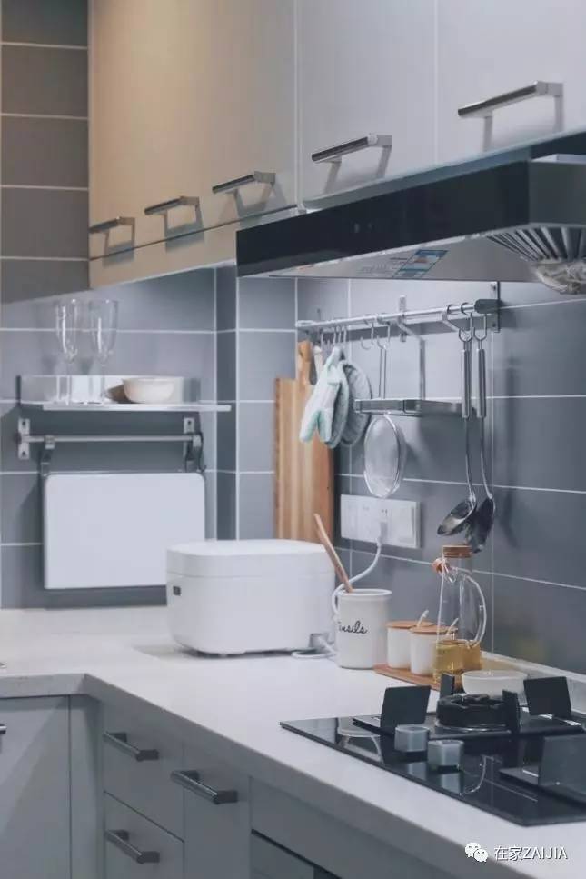 墙面收纳置物架,六个平方厨房收纳置物架