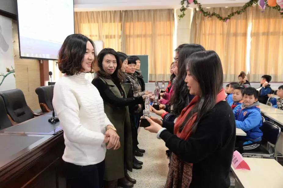 「直通校园」家校共育成就孩子绿茵场上的足球梦想——太原市迎泽区双塔北路小学召开第三届足球队家长会