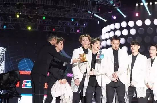 三大男团bigbangexo,exo组合四年连续大赏