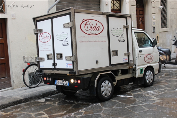 蜜月旅行惊现知豆比亚迪，顺着德法瑞意饱览欧洲的新能源汽车