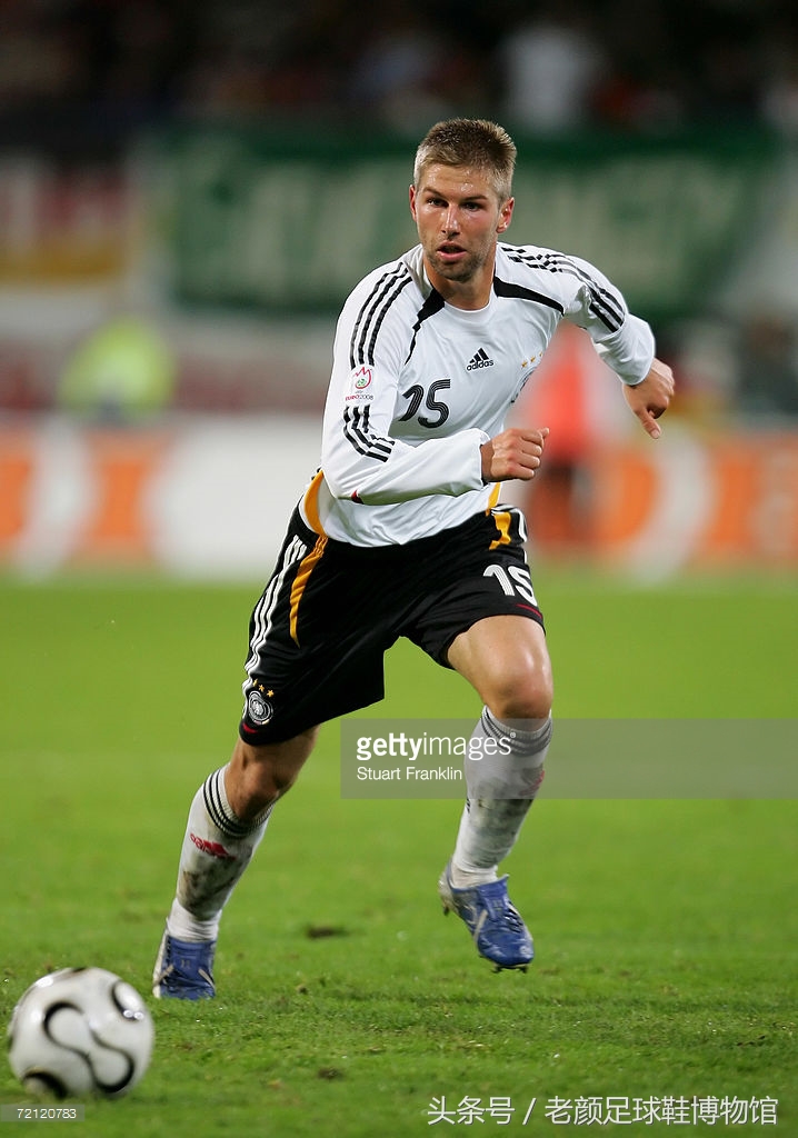 足球鞋历史第一战靴,历史最好碎钉足球鞋