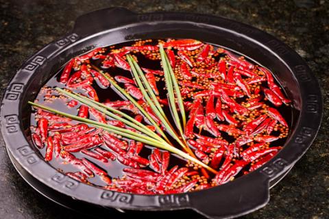 从人气王再到成都金牌火锅称号！凤望龙门实至名归！