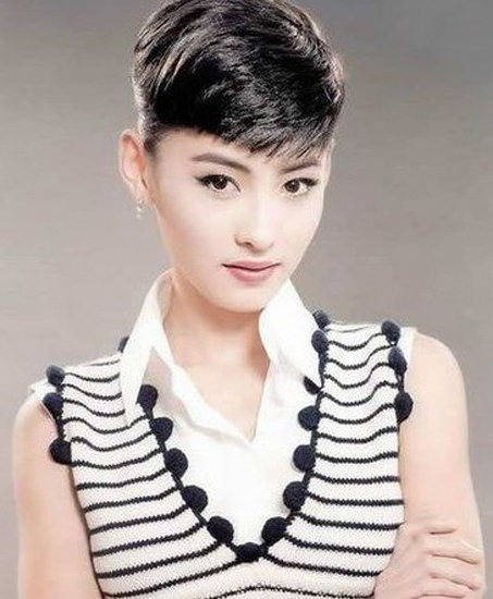 赵丽颖赫本妆热搜第一，但在这些女星面前她真的弱爆了！